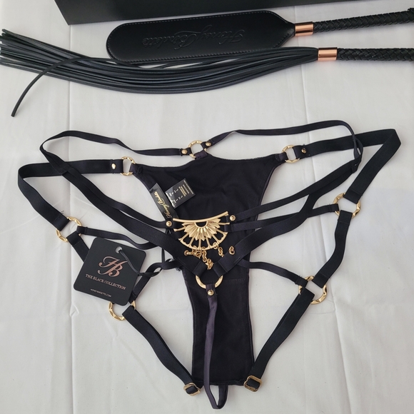 Honey Birdette Black Intimates Set - Picture 3 of 15